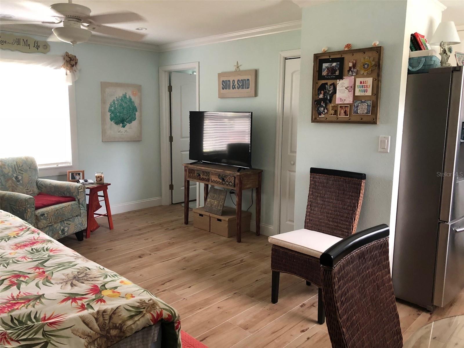 Image 6 of 12 For 7555 Magnolia Avenue