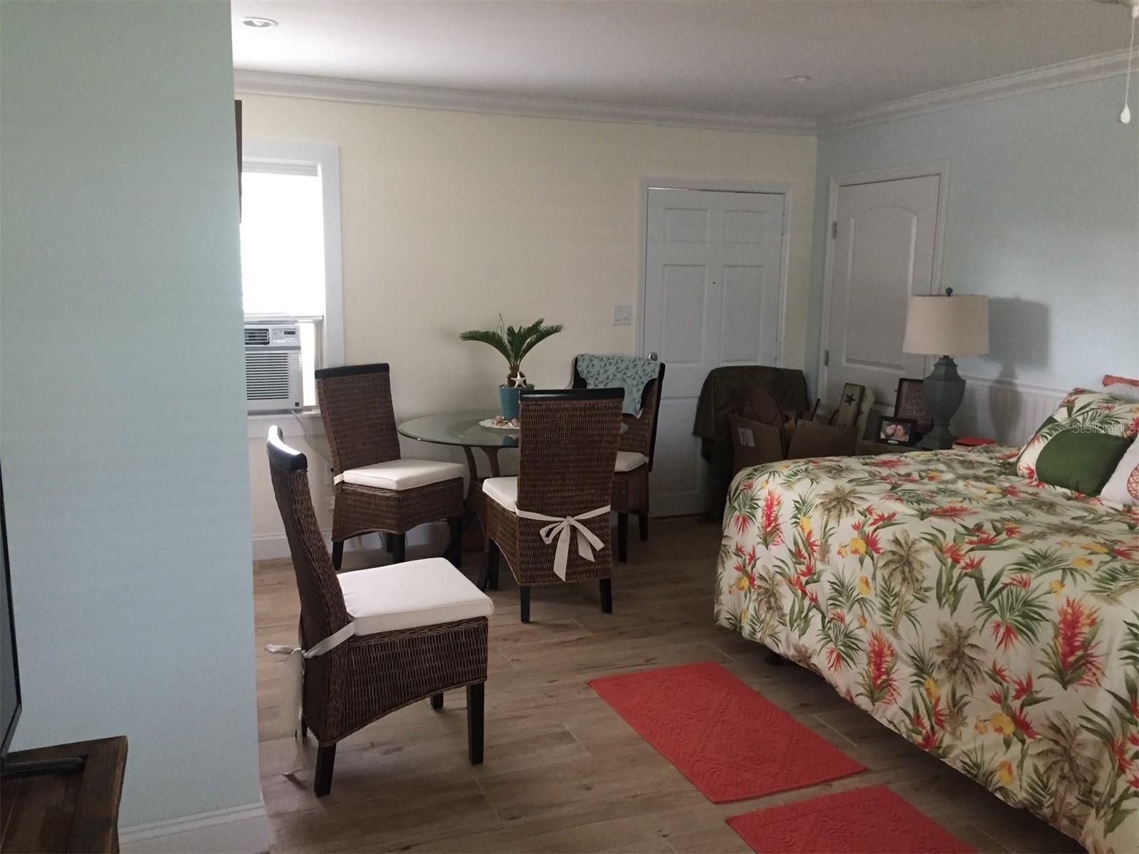 Image 9 of 12 For 7555 Magnolia Avenue