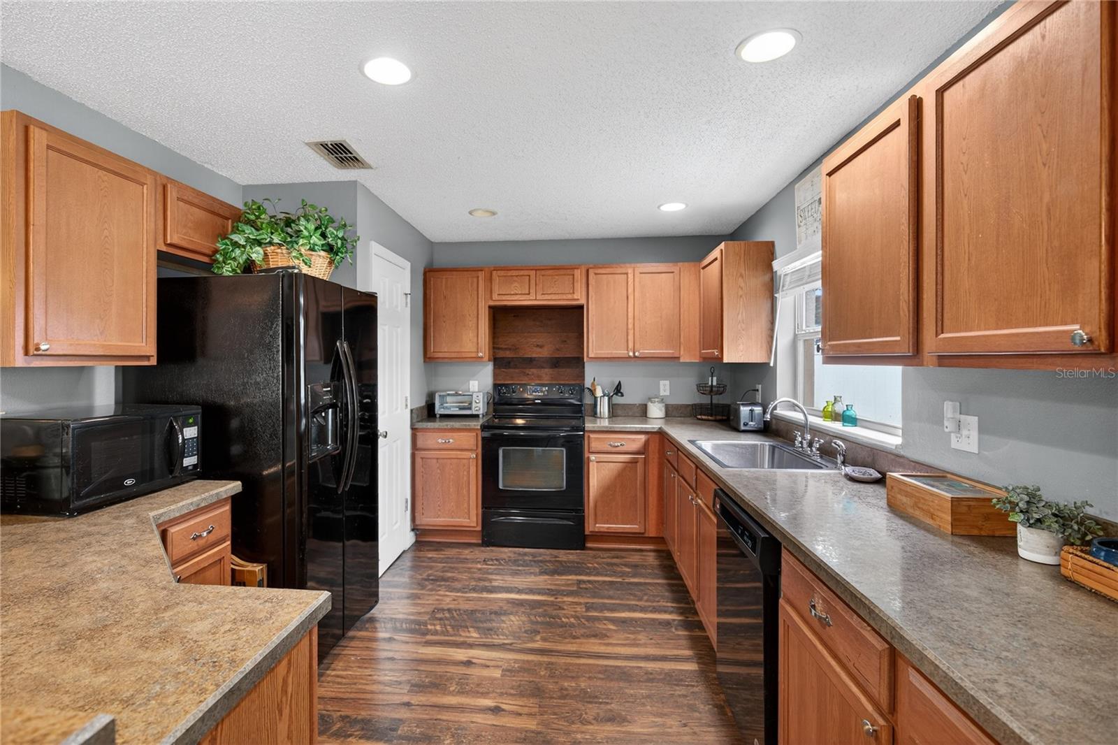 Image 10 of 44 For 1777 Strathmore Circle