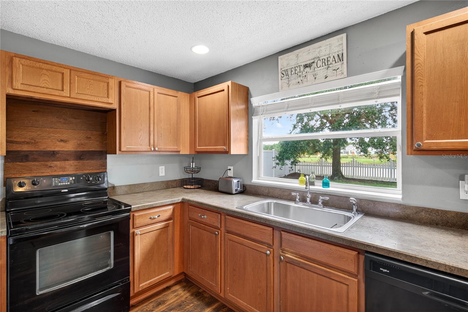 Image 11 of 44 For 1777 Strathmore Circle