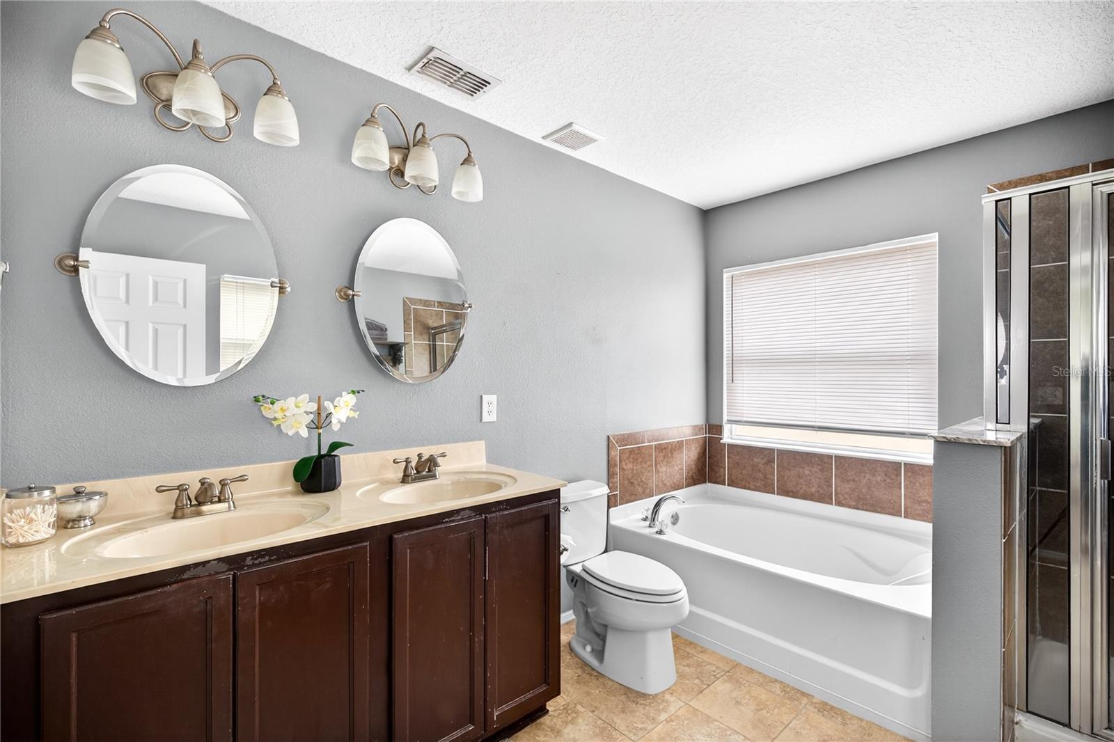 Image 17 of 44 For 1777 Strathmore Circle