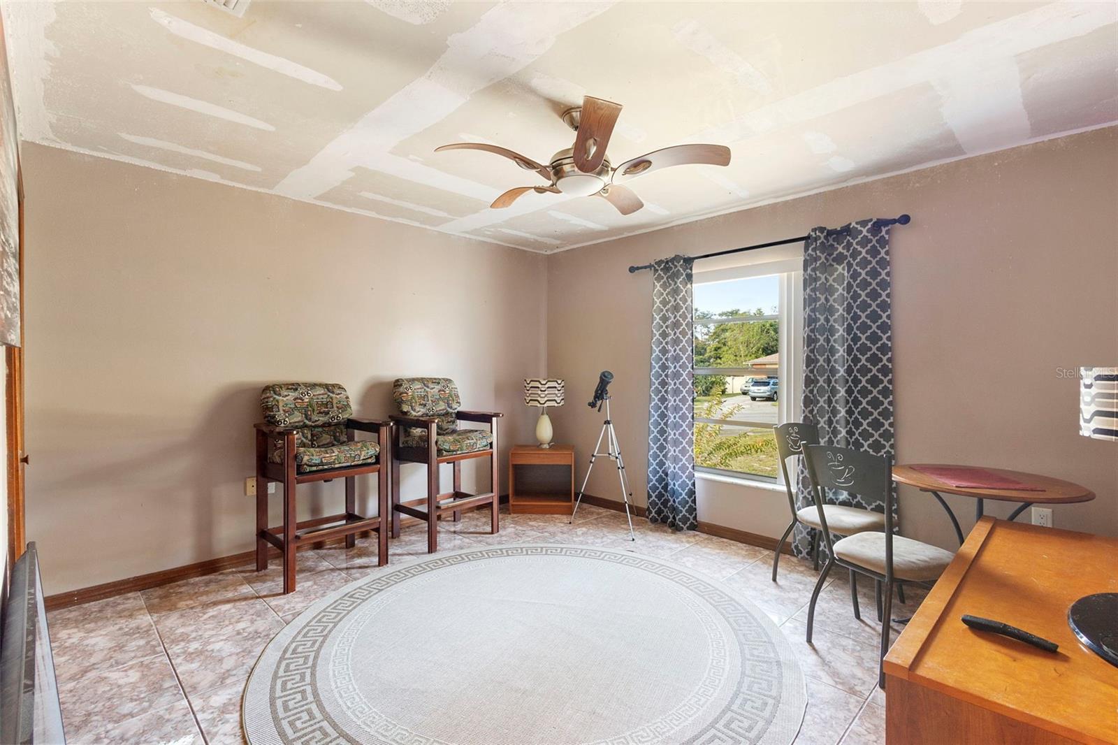 Image 26 of 40 For 8611 Park Highland Drive