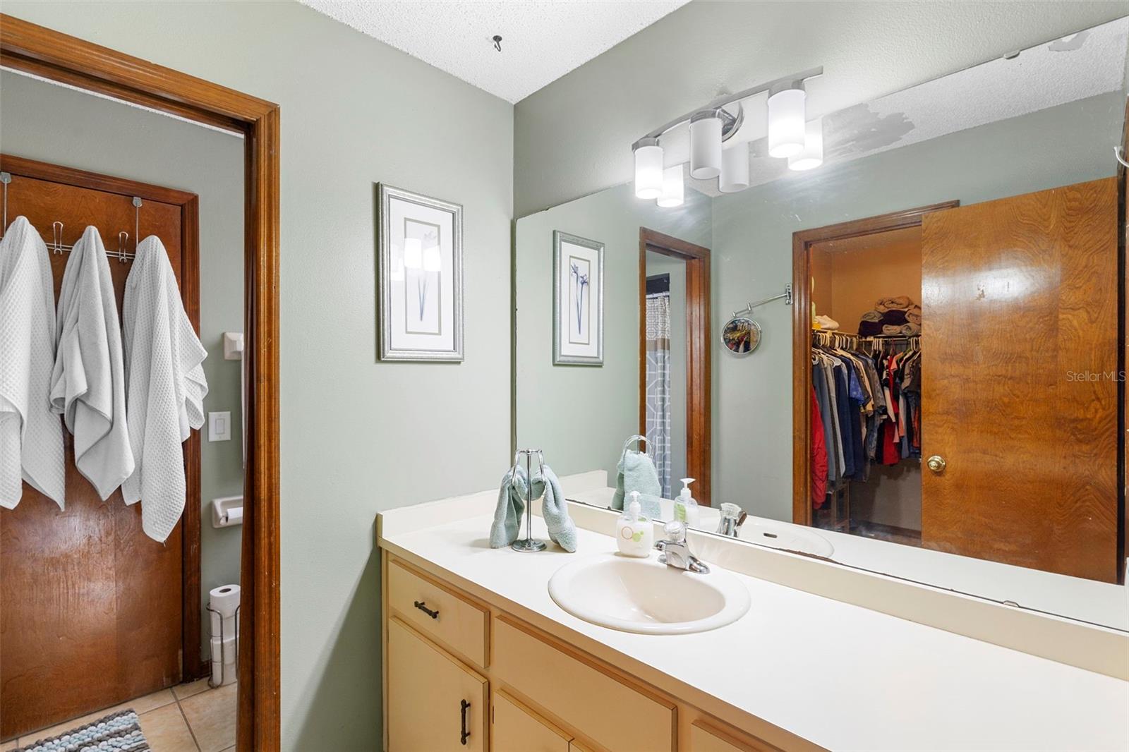 Image 35 of 40 For 8611 Park Highland Drive