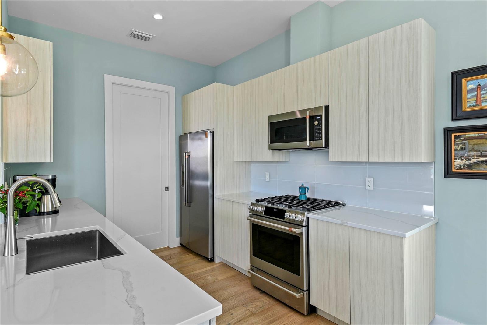 Image 17 of 44 For 622 Riverside Landing Drive