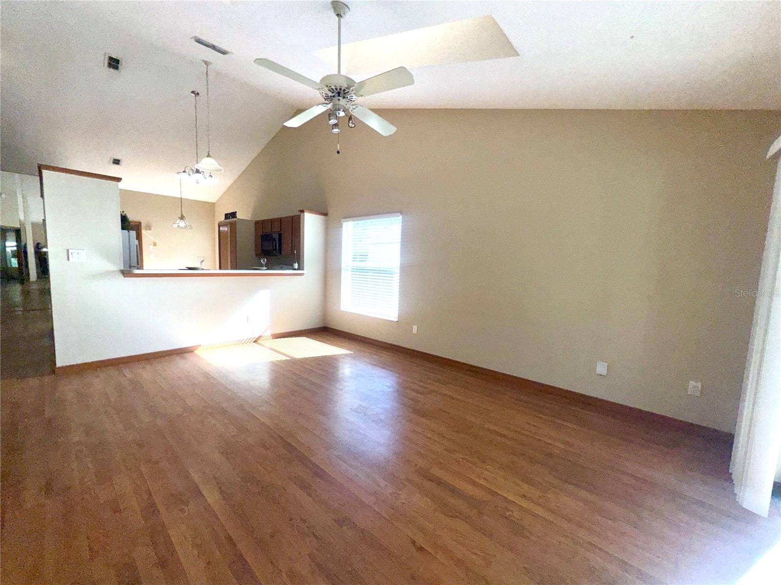 Image 11 of 32 For 533 Remington Oak Drive