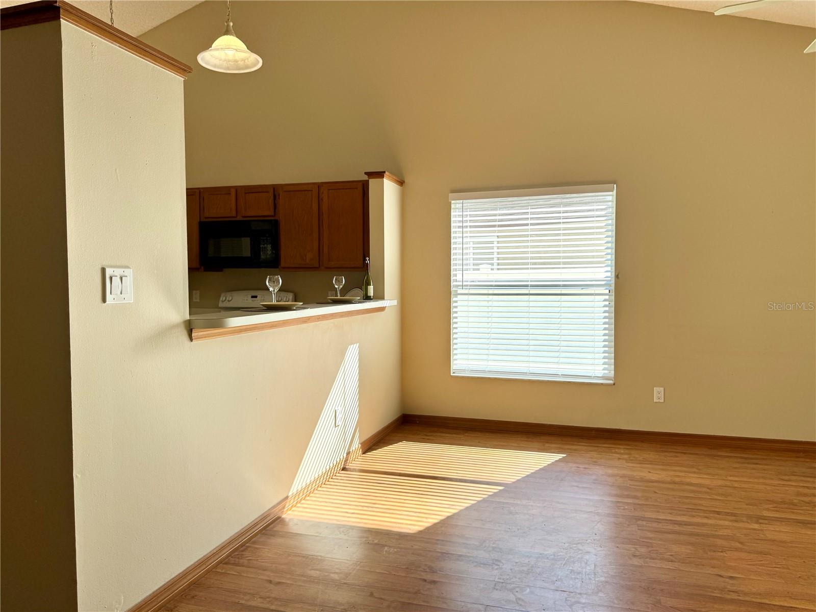 Image 13 of 32 For 533 Remington Oak Drive