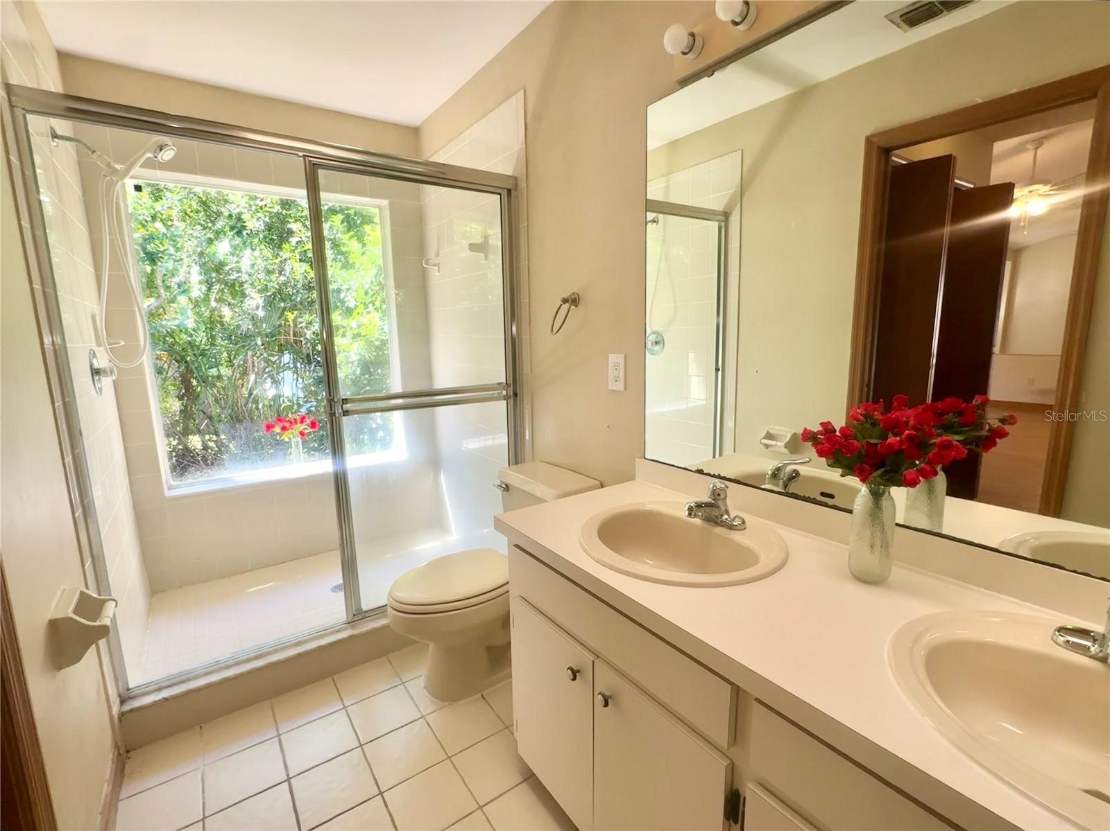 Image 16 of 32 For 533 Remington Oak Drive