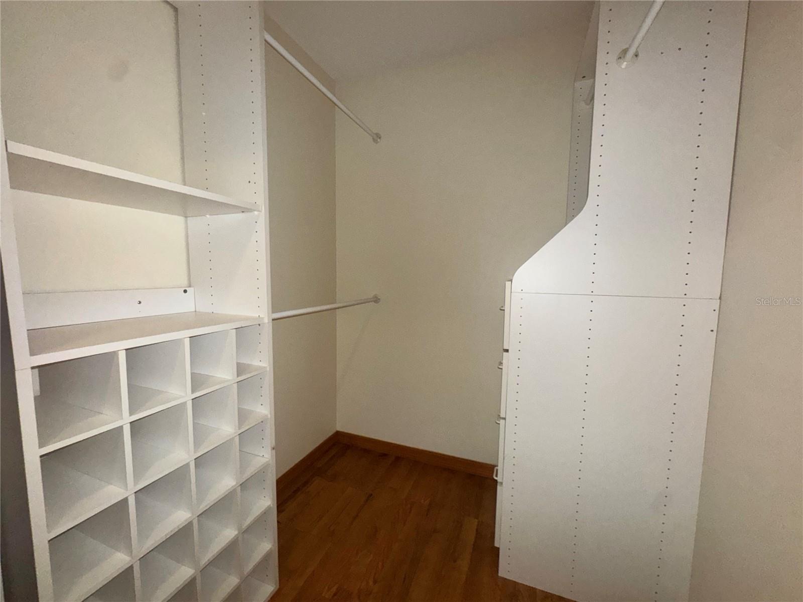 Image 18 of 32 For 533 Remington Oak Drive