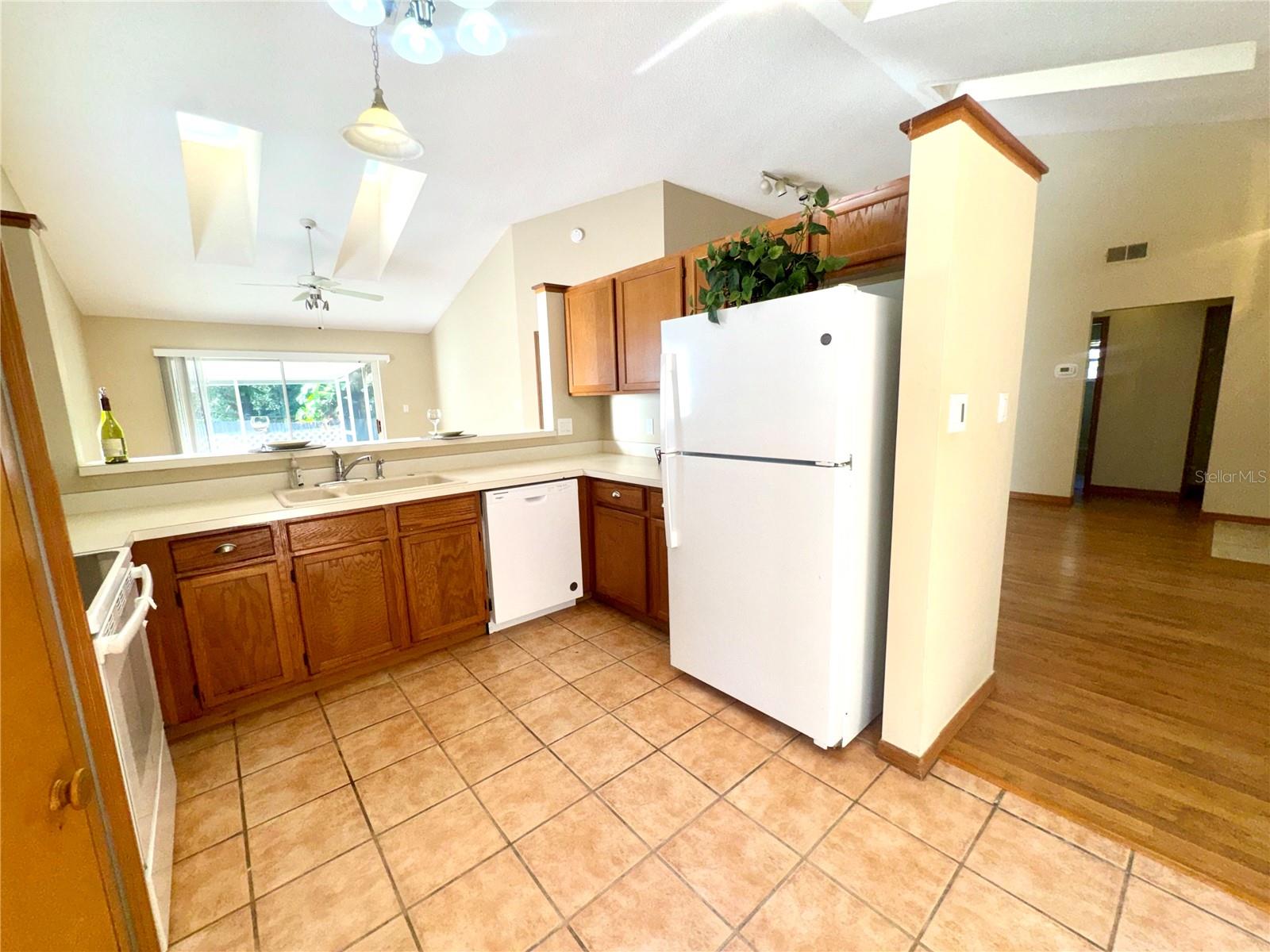 Image 6 of 32 For 533 Remington Oak Drive