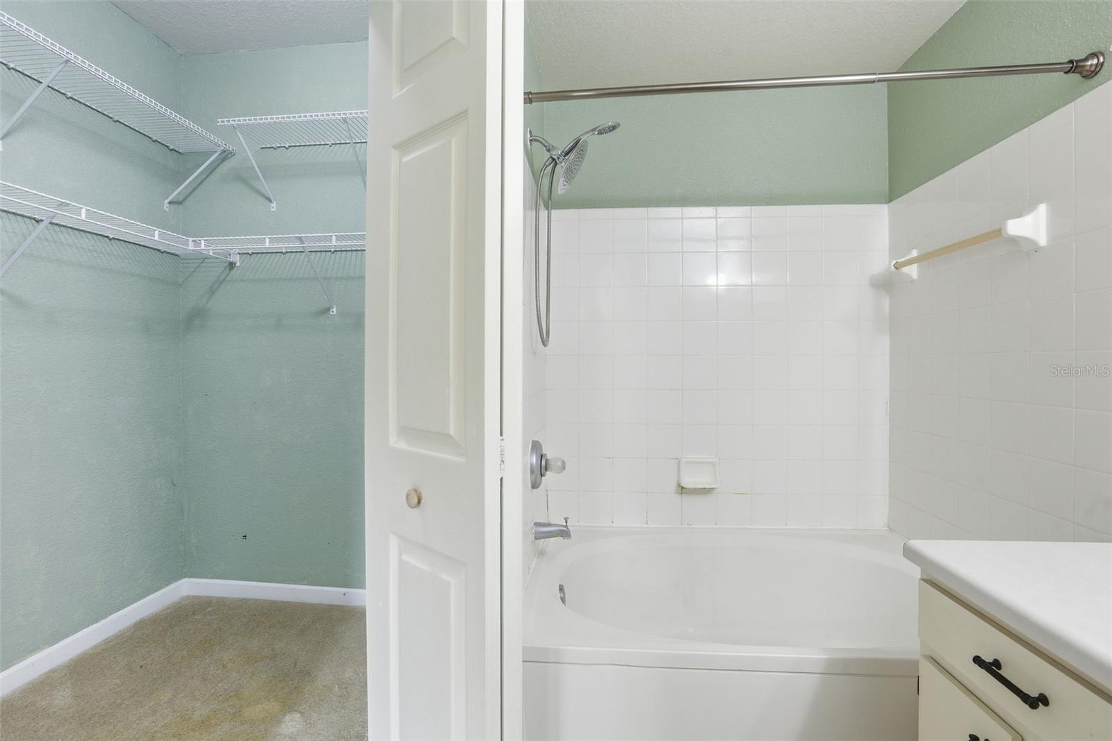 Image 18 of 38 For 13103 Mulberry Park Drive 829