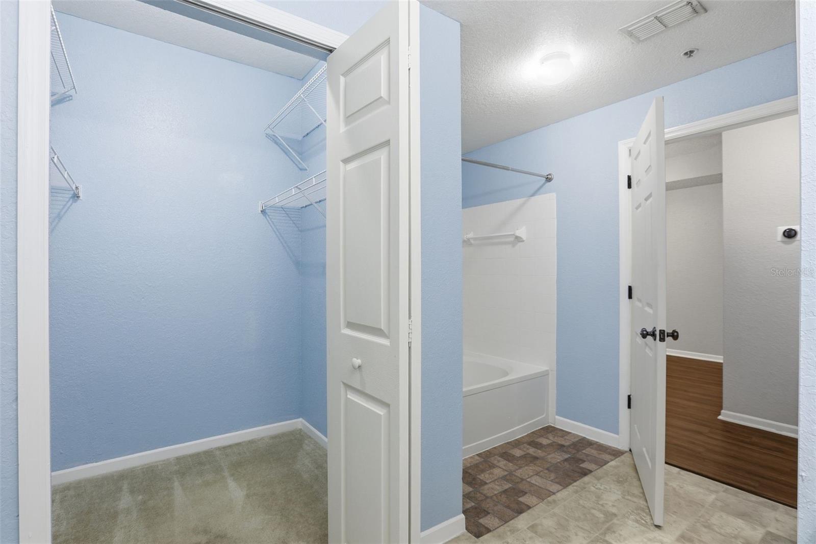 Image 23 of 38 For 13103 Mulberry Park Drive 829