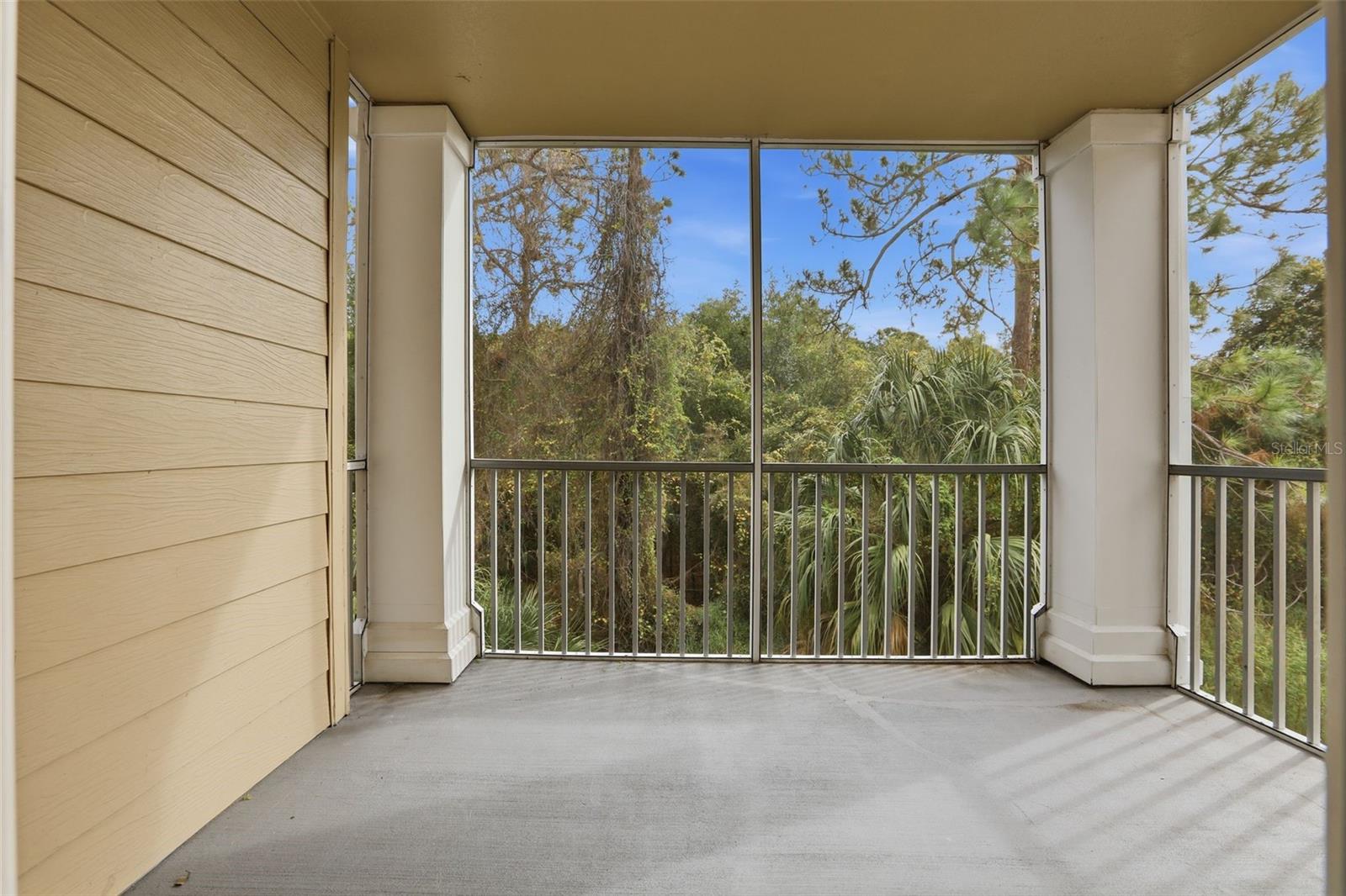 Image 25 of 38 For 13103 Mulberry Park Drive 829