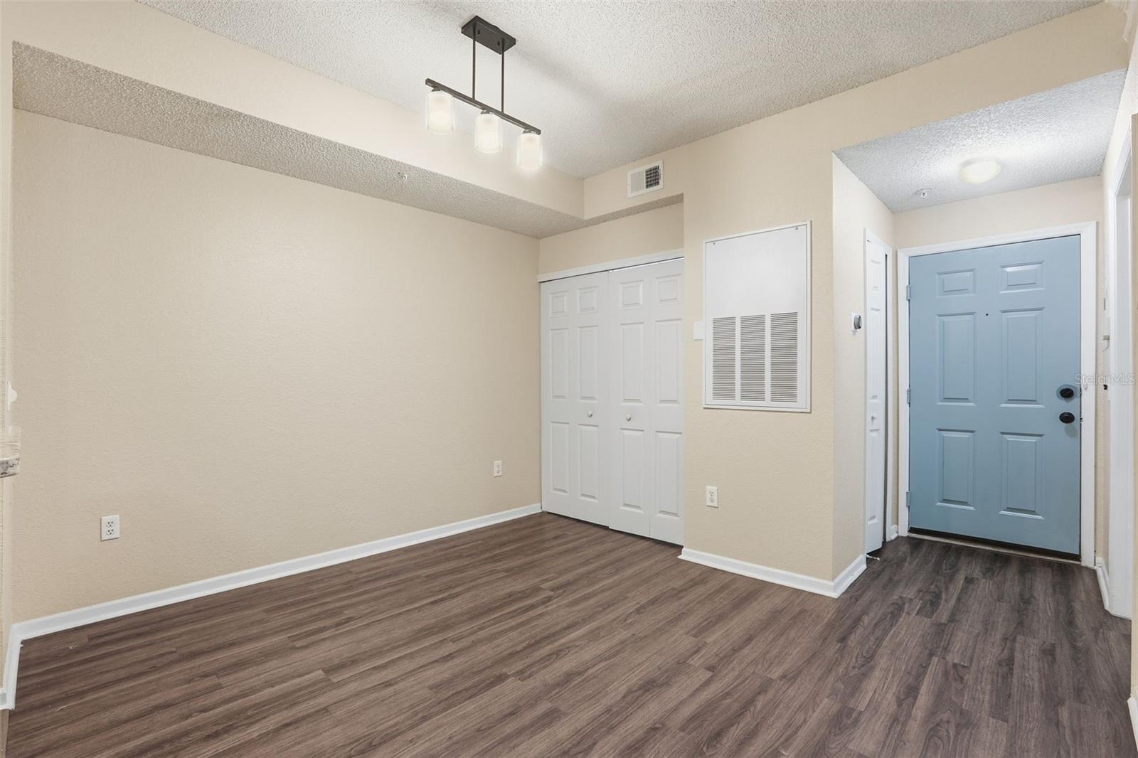 Image 4 of 38 For 13103 Mulberry Park Drive 829