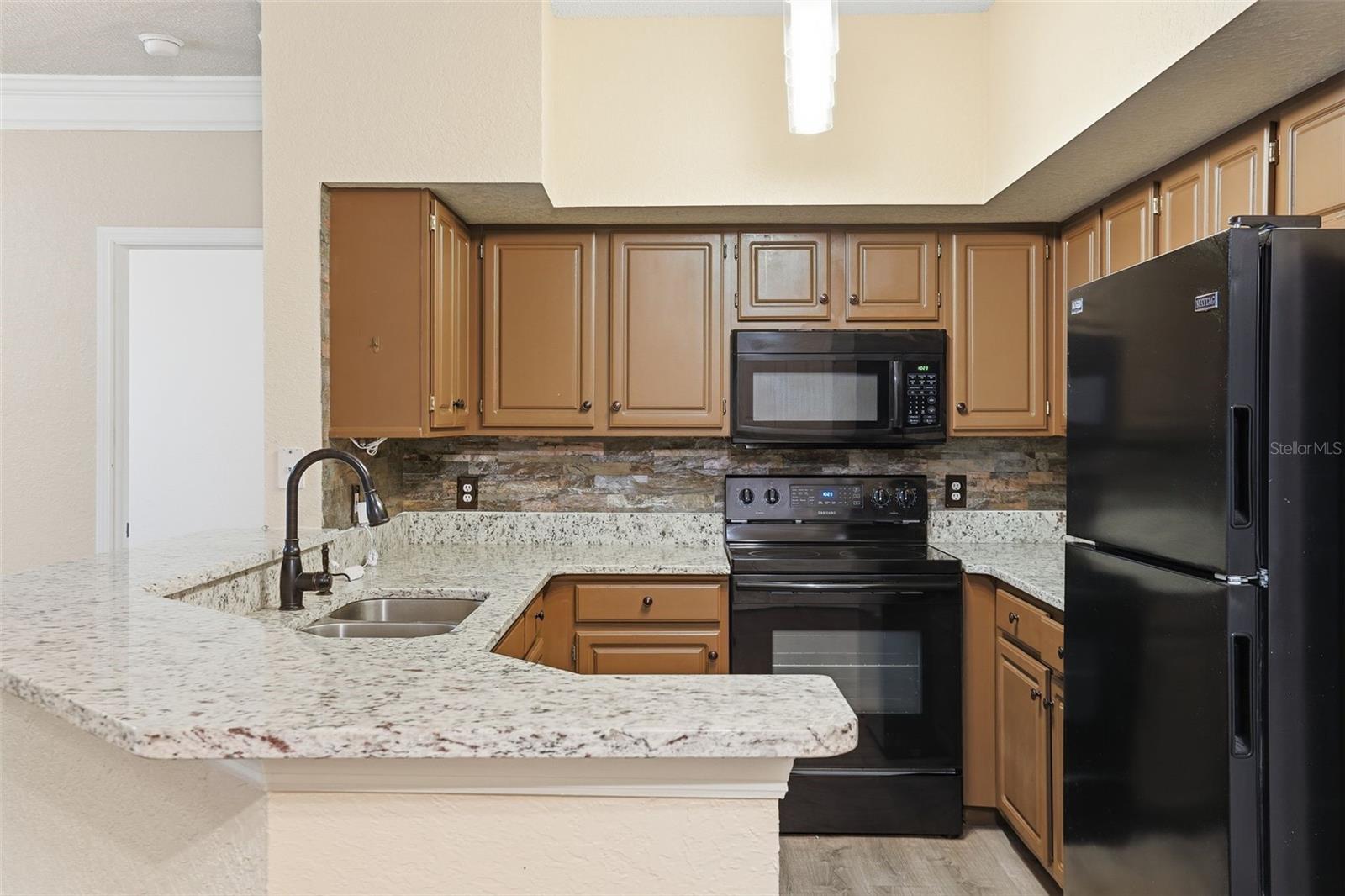 Image 6 of 38 For 13103 Mulberry Park Drive 829