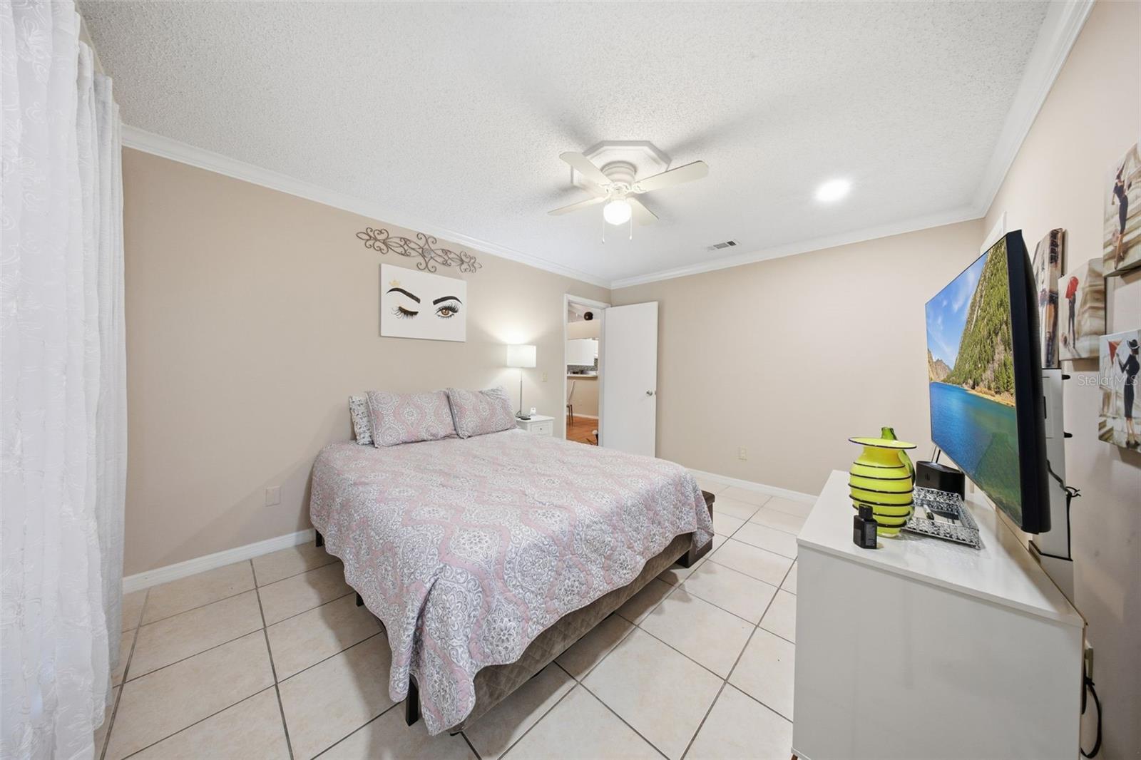 Image 15 of 30 For 70 Silver Falls Circle