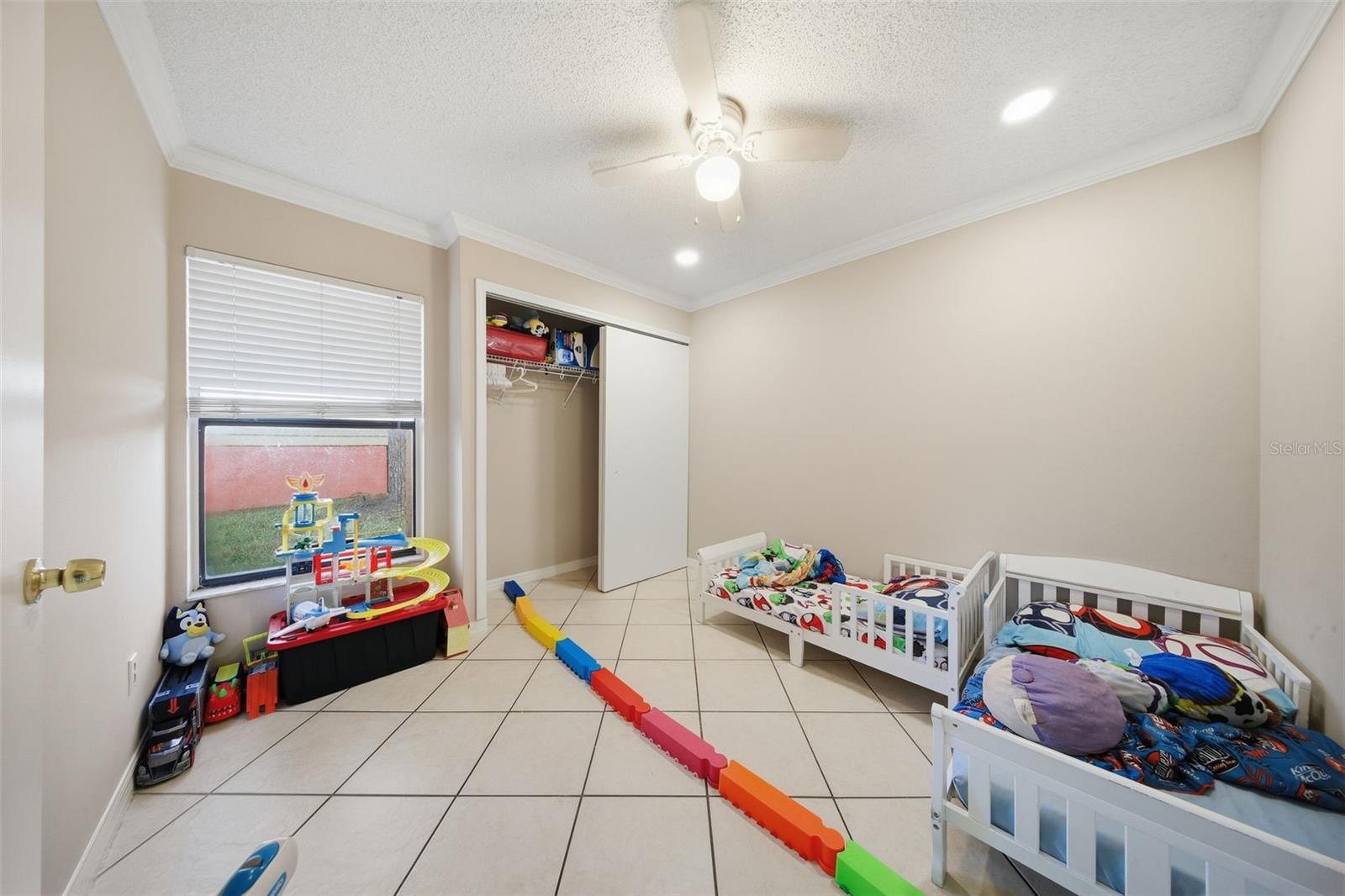 Image 17 of 30 For 70 Silver Falls Circle