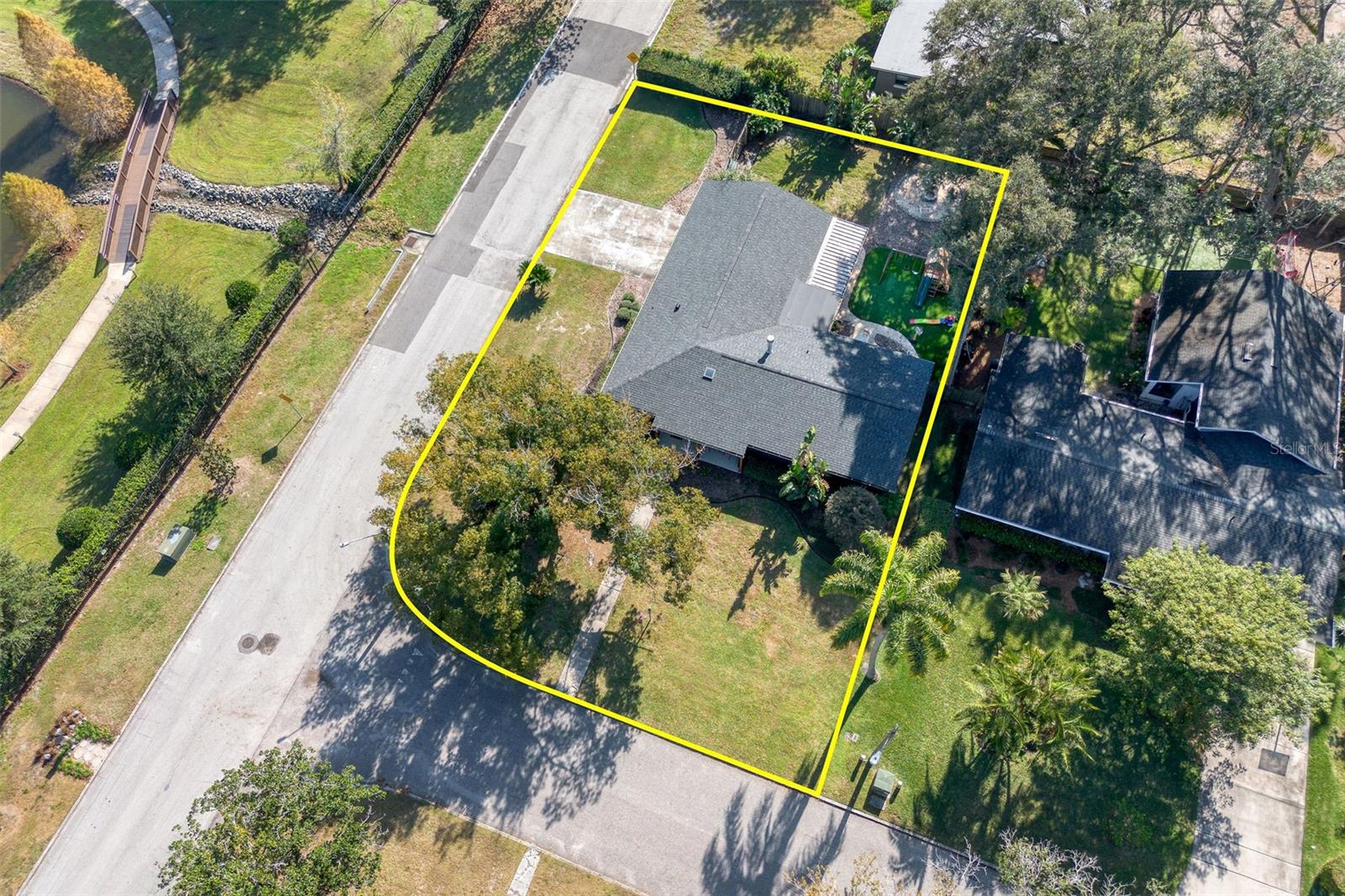 Image 3 of 13 For 2042 Yorkshire Drive