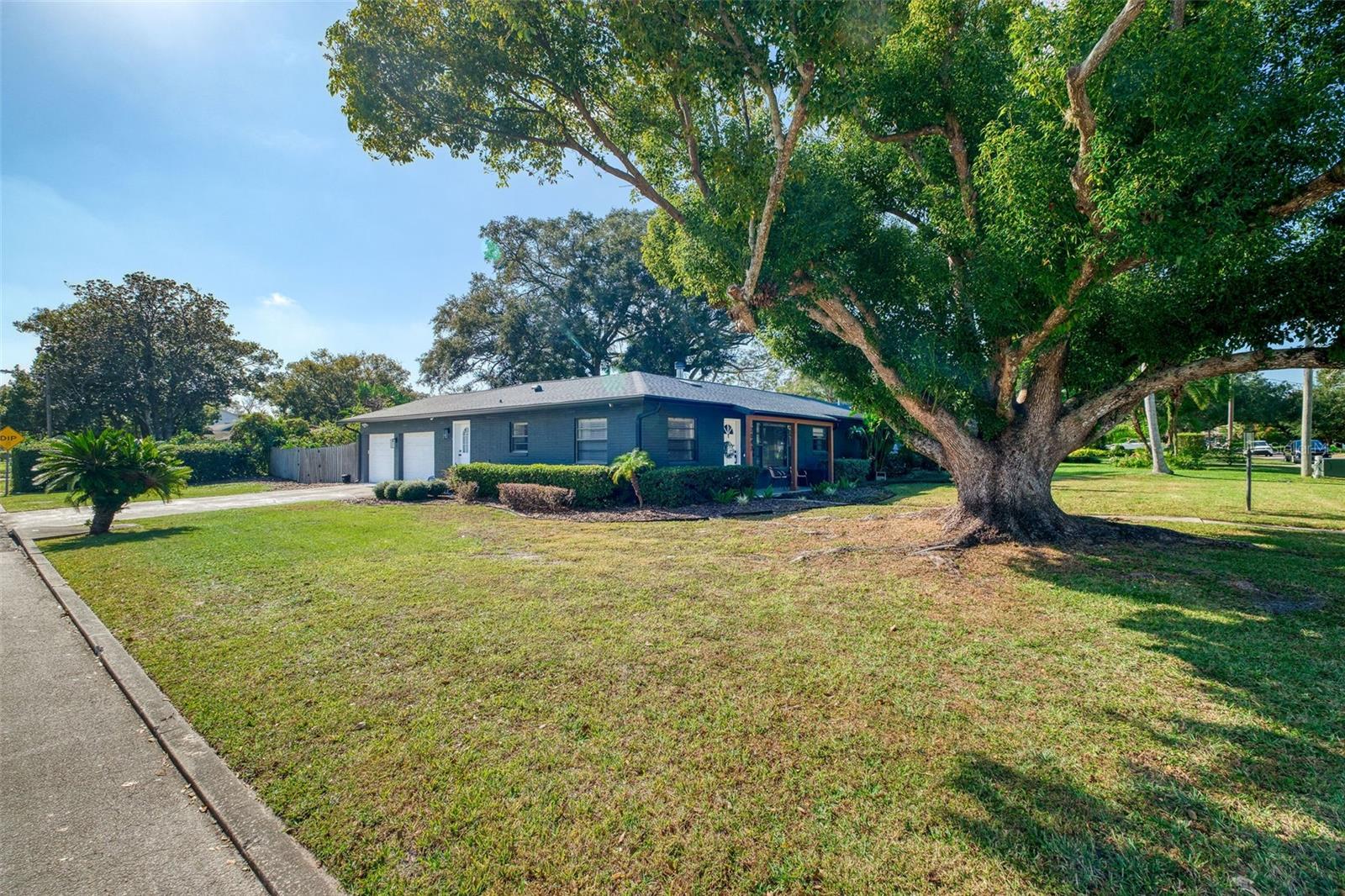 Image 9 of 13 For 2042 Yorkshire Drive