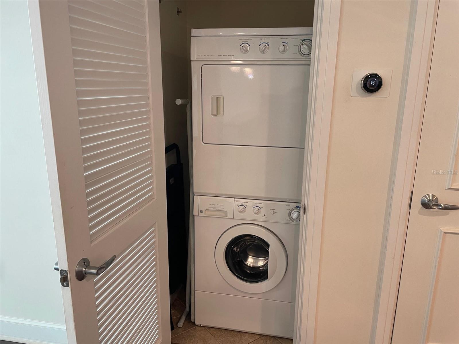 Image 14 of 16 For 101 Eola Drive 820