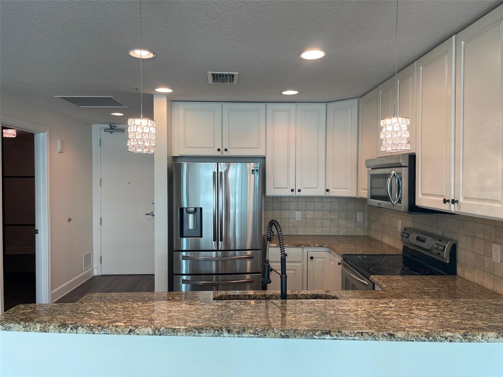 Image 3 of 16 For 101 Eola Drive 820