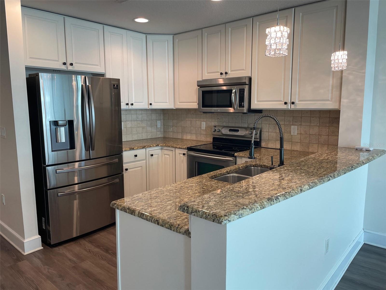 Image 4 of 16 For 101 Eola Drive 820