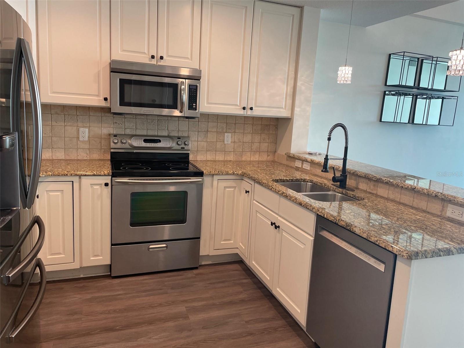 Image 5 of 16 For 101 Eola Drive 820