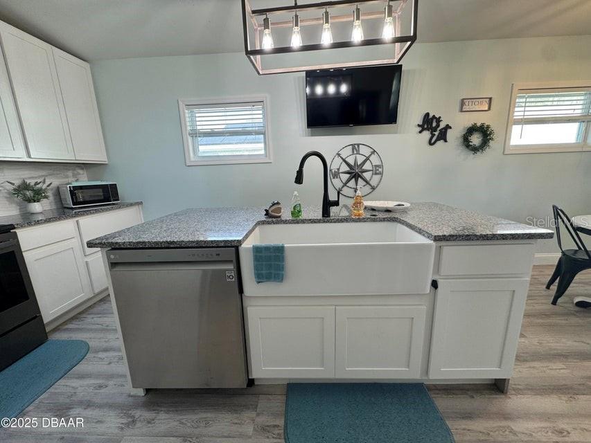 Image 13 of 29 For 3949 Peninsula Drive