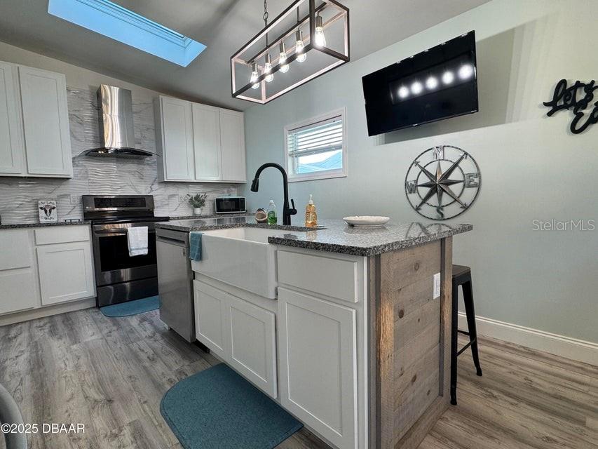 Image 14 of 29 For 3949 Peninsula Drive