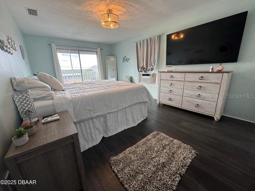 Image 15 of 29 For 3949 Peninsula Drive