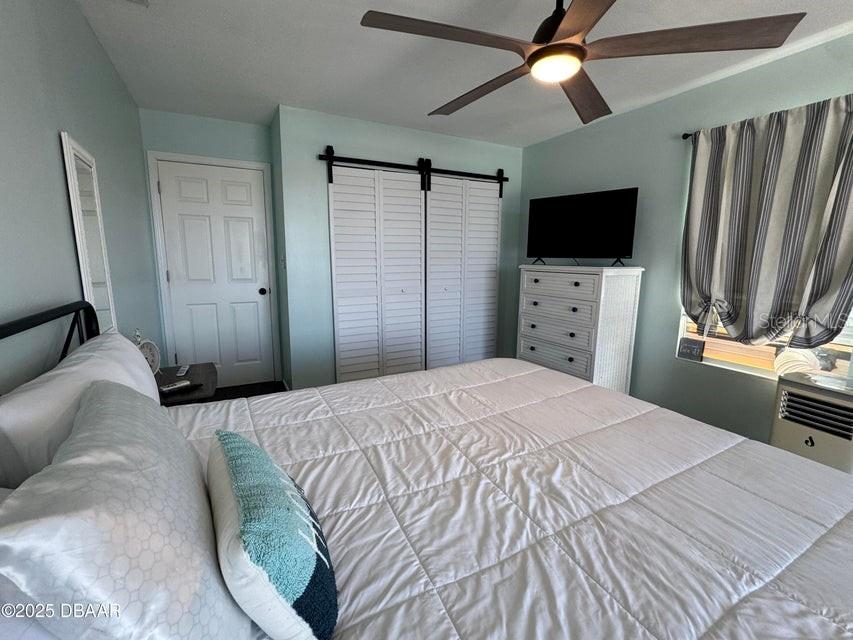 Image 21 of 29 For 3949 Peninsula Drive