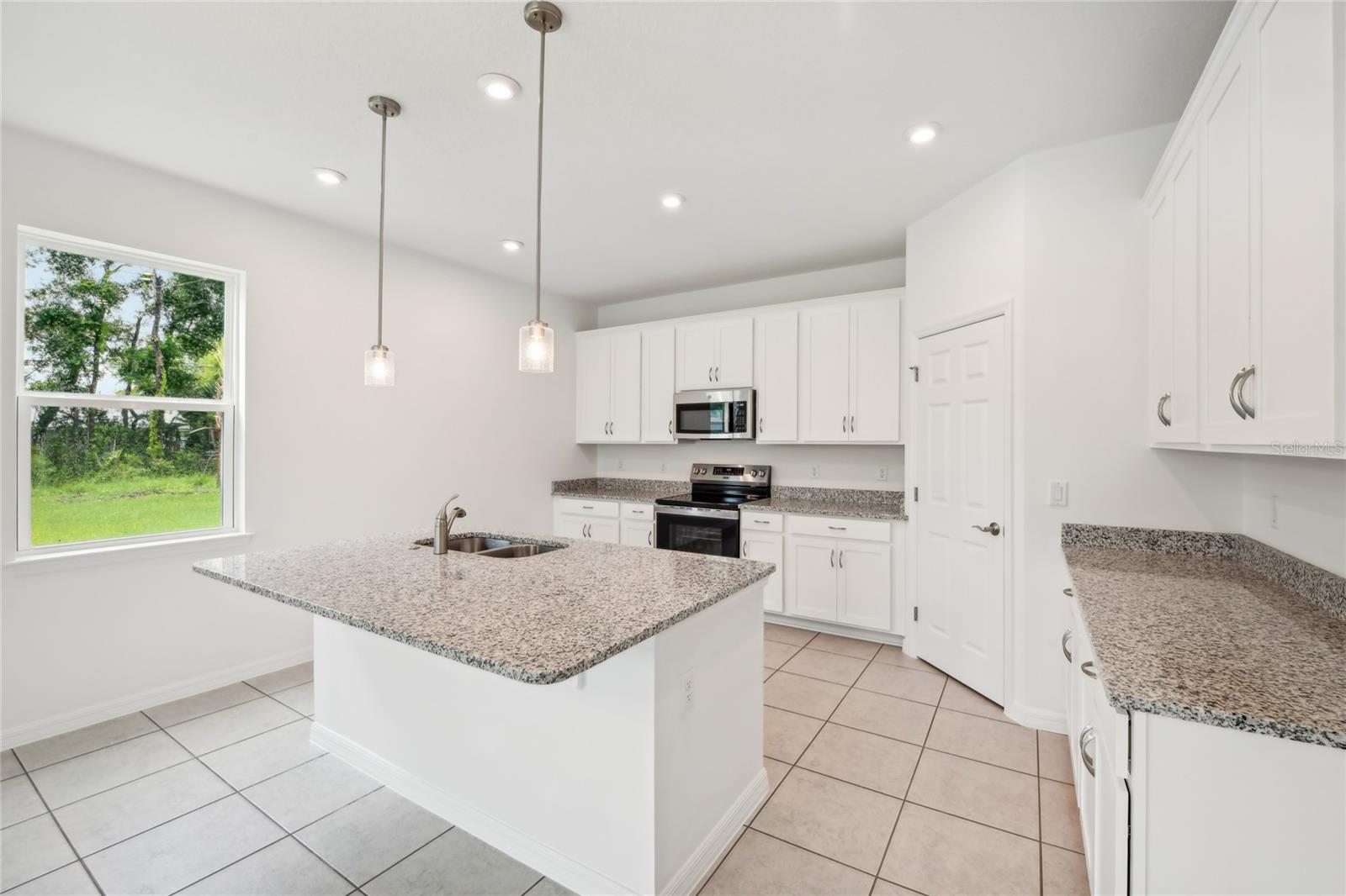 Image 5 of 32 For 1104 Clay Boulevard