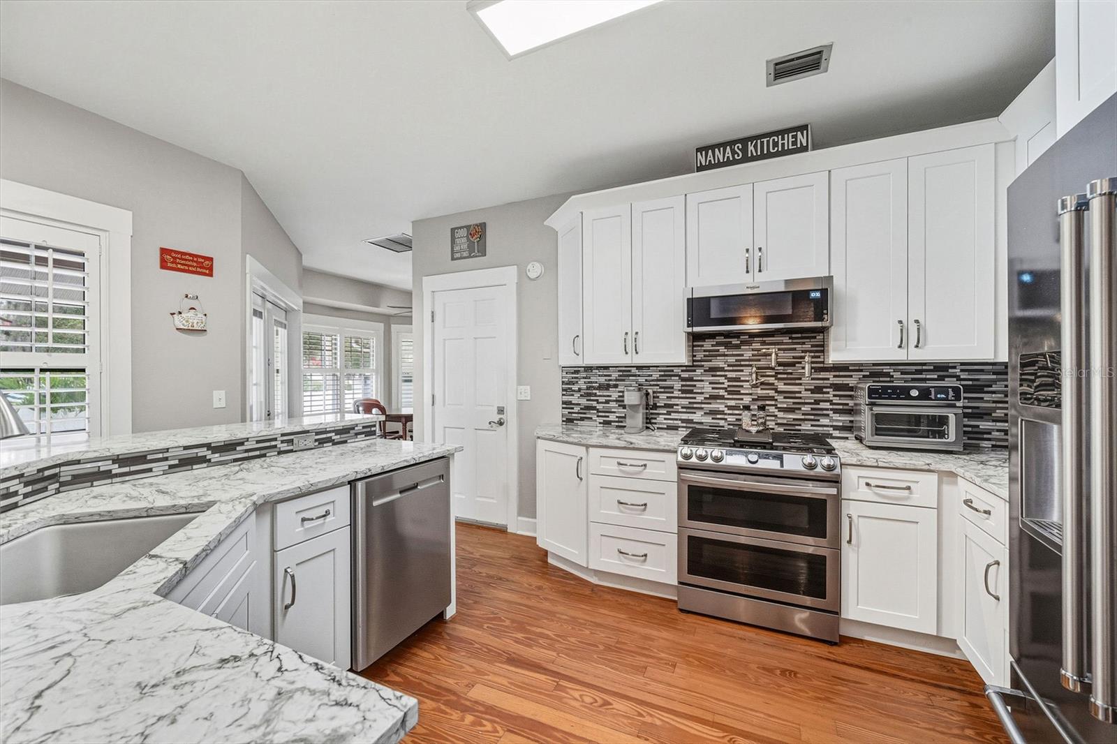 Image 10 of 40 For 1125 Munster Street