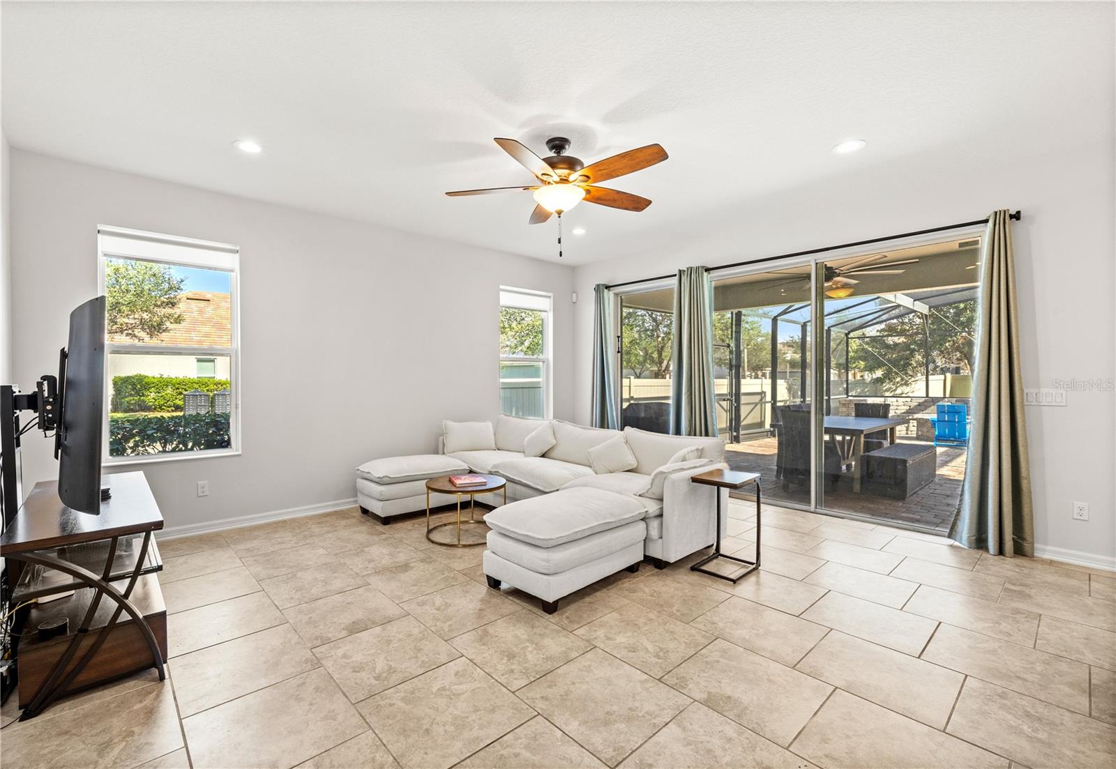 Image 15 of 72 For 14588 Magnolia Ridge Loop