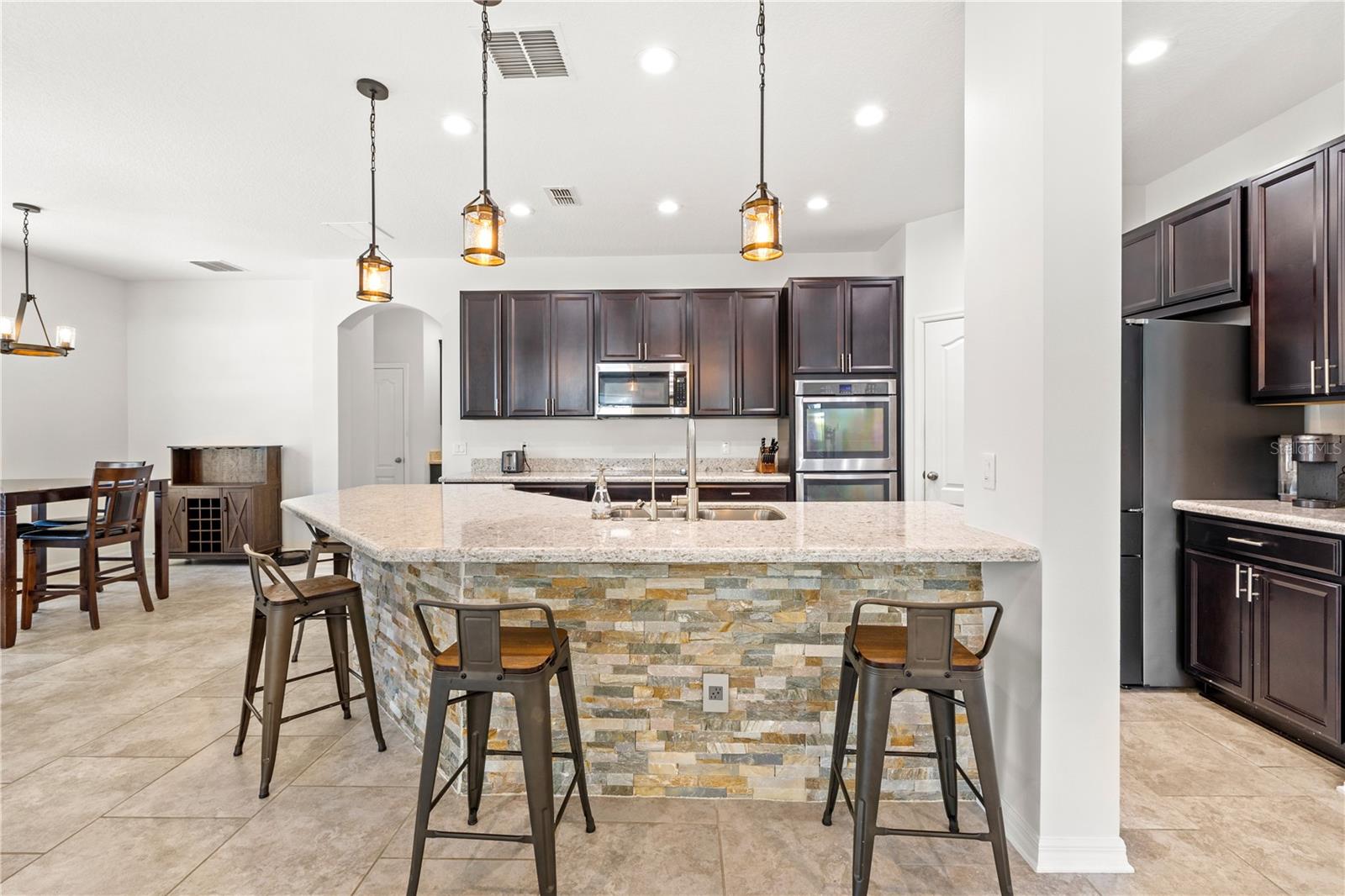 Image 18 of 72 For 14588 Magnolia Ridge Loop