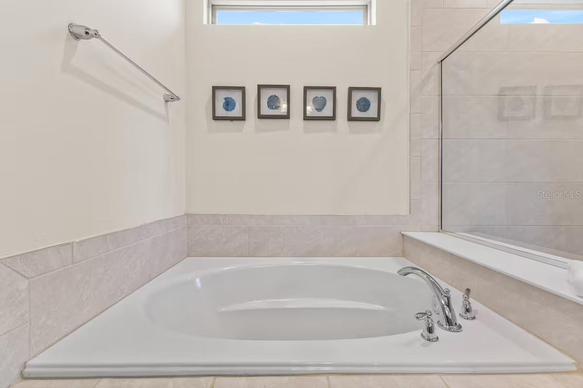 Image 16 of 18 For 5405 Misty Oak Circle