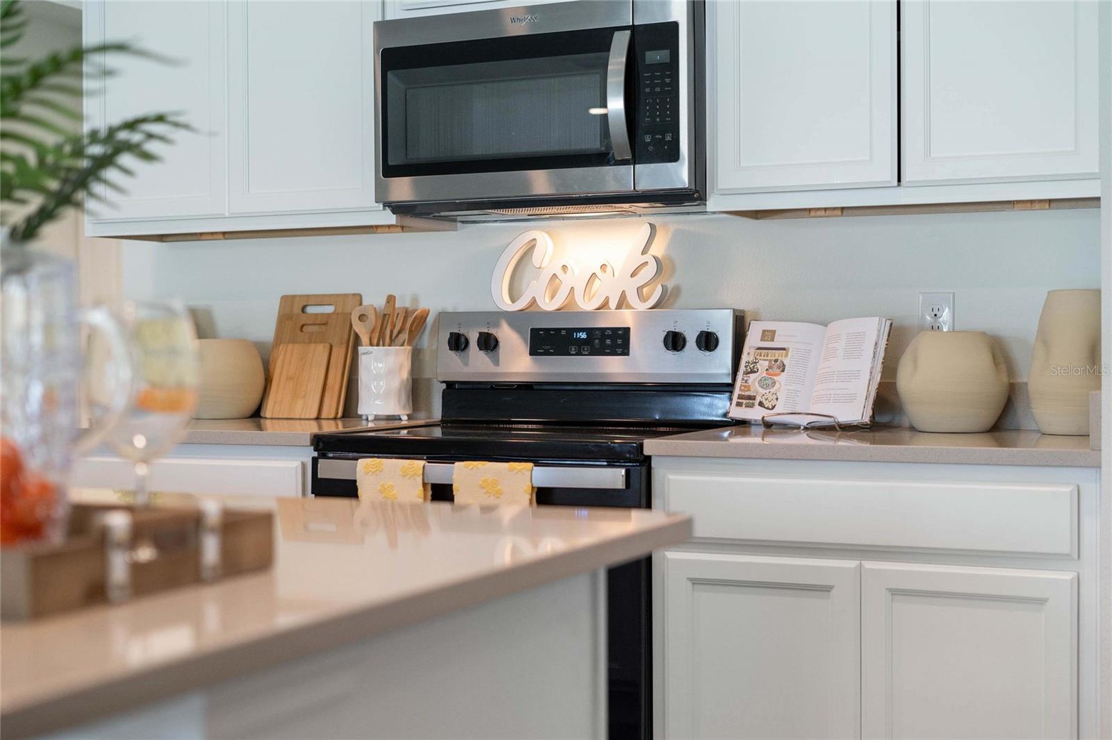 Image 9 of 39 For 8553 Cape Fox Cove