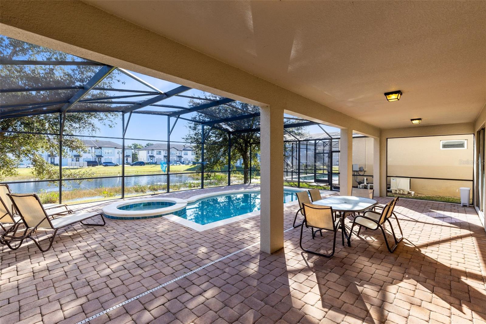 Image 12 of 36 For 1319 Yorkshire Court