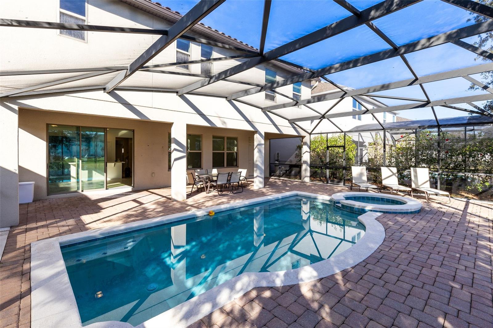 Image 14 of 36 For 1319 Yorkshire Court