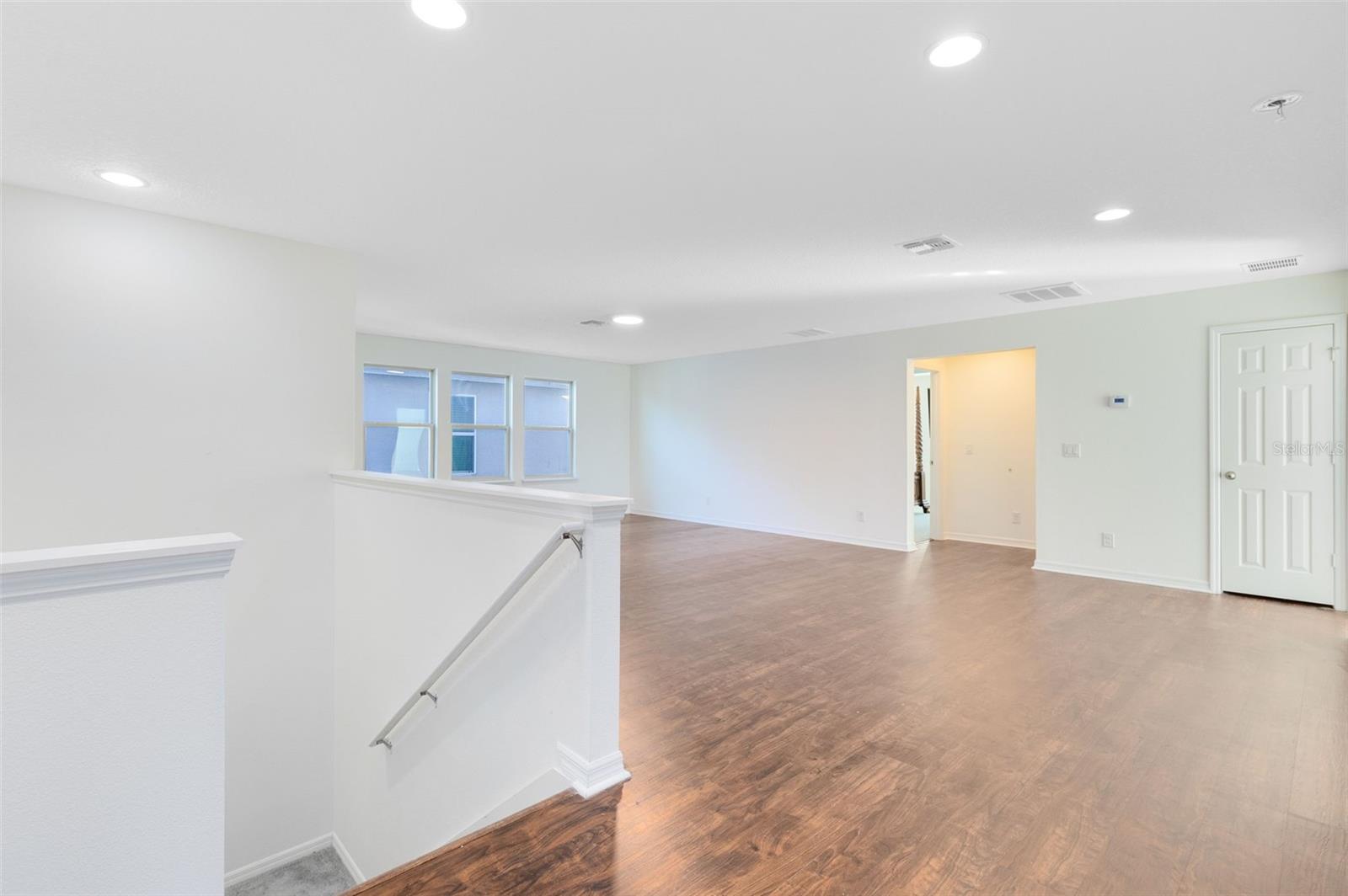 Image 17 of 36 For 1319 Yorkshire Court