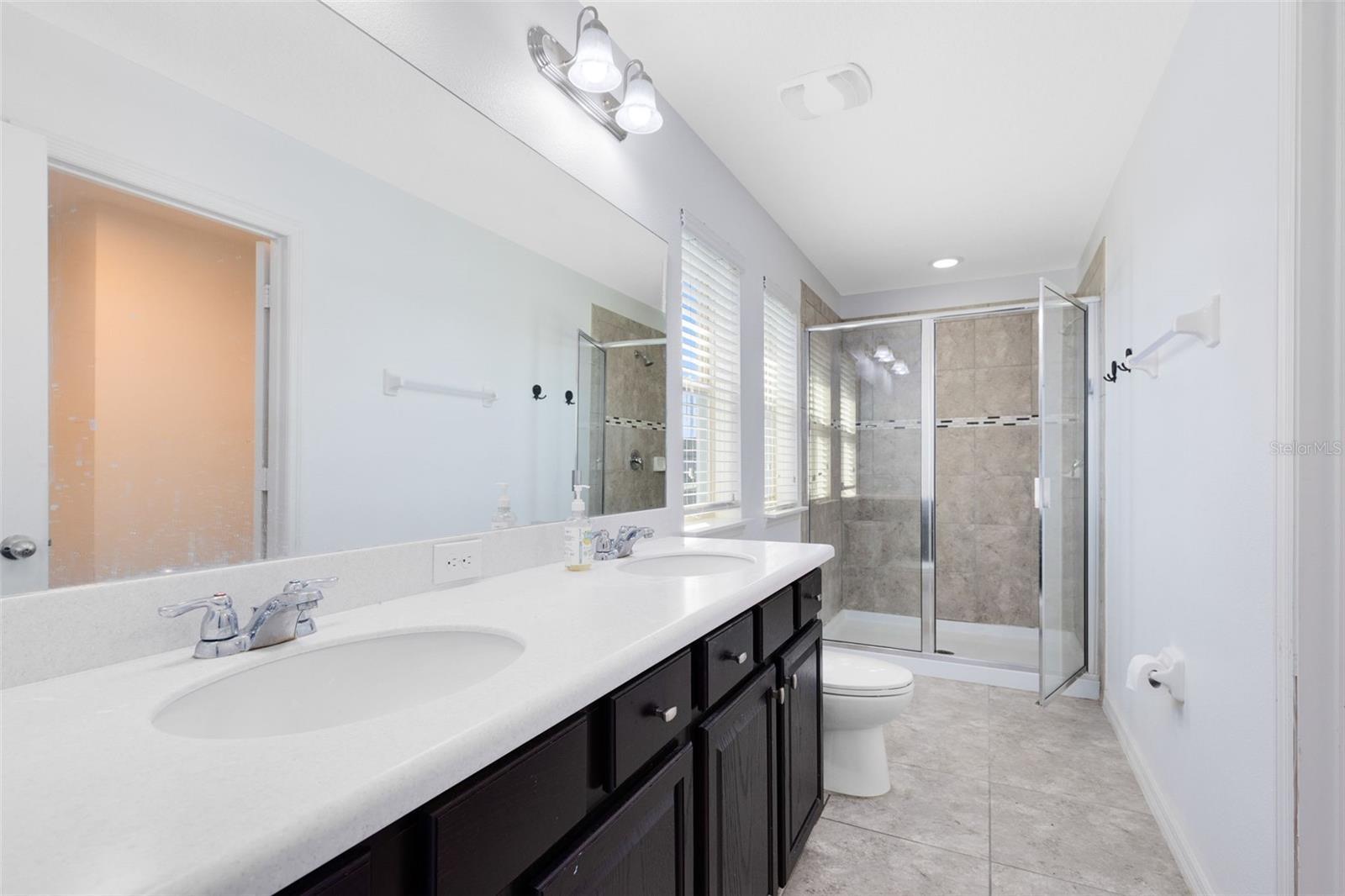 Image 19 of 36 For 1319 Yorkshire Court