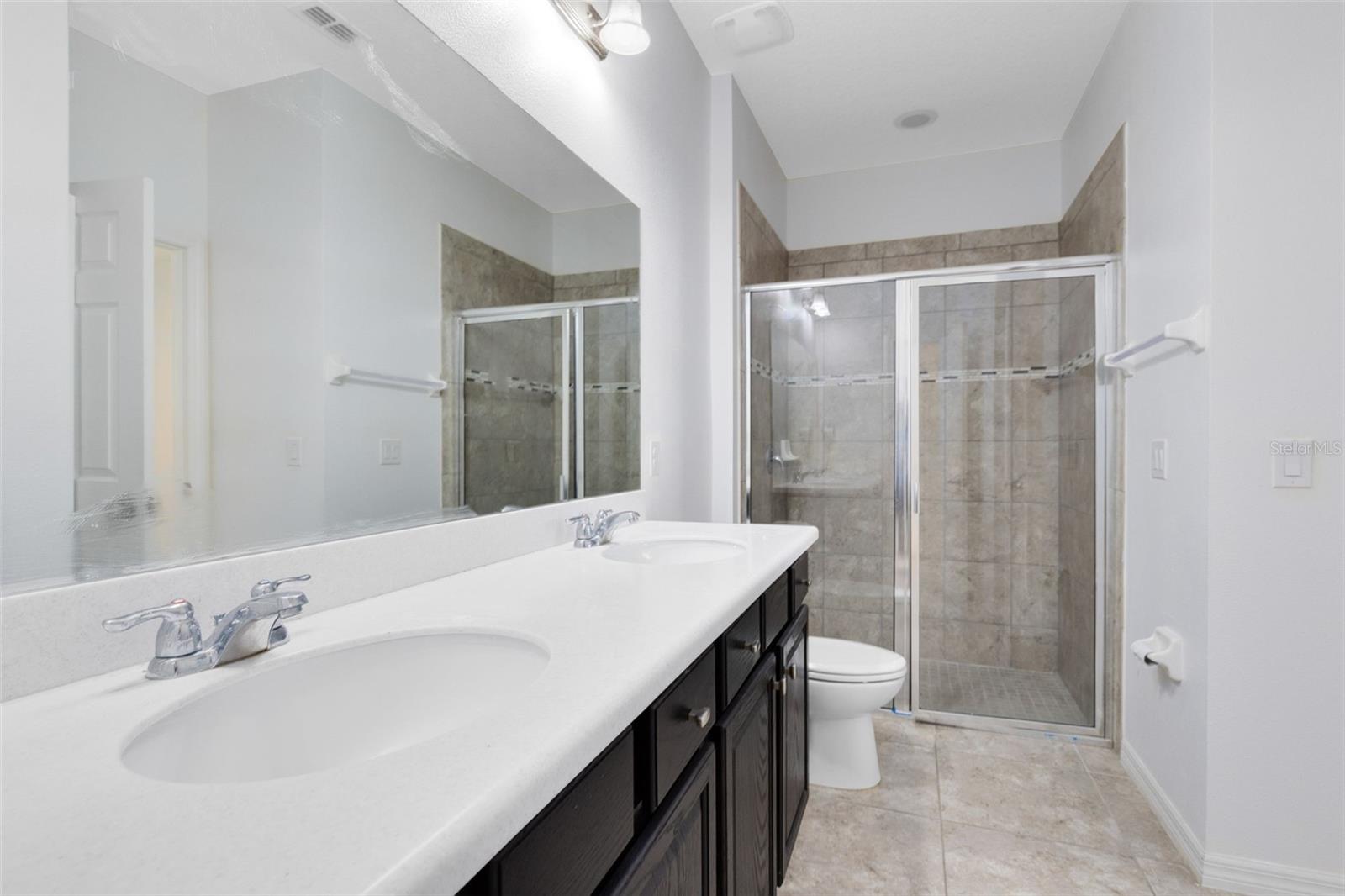 Image 21 of 36 For 1319 Yorkshire Court