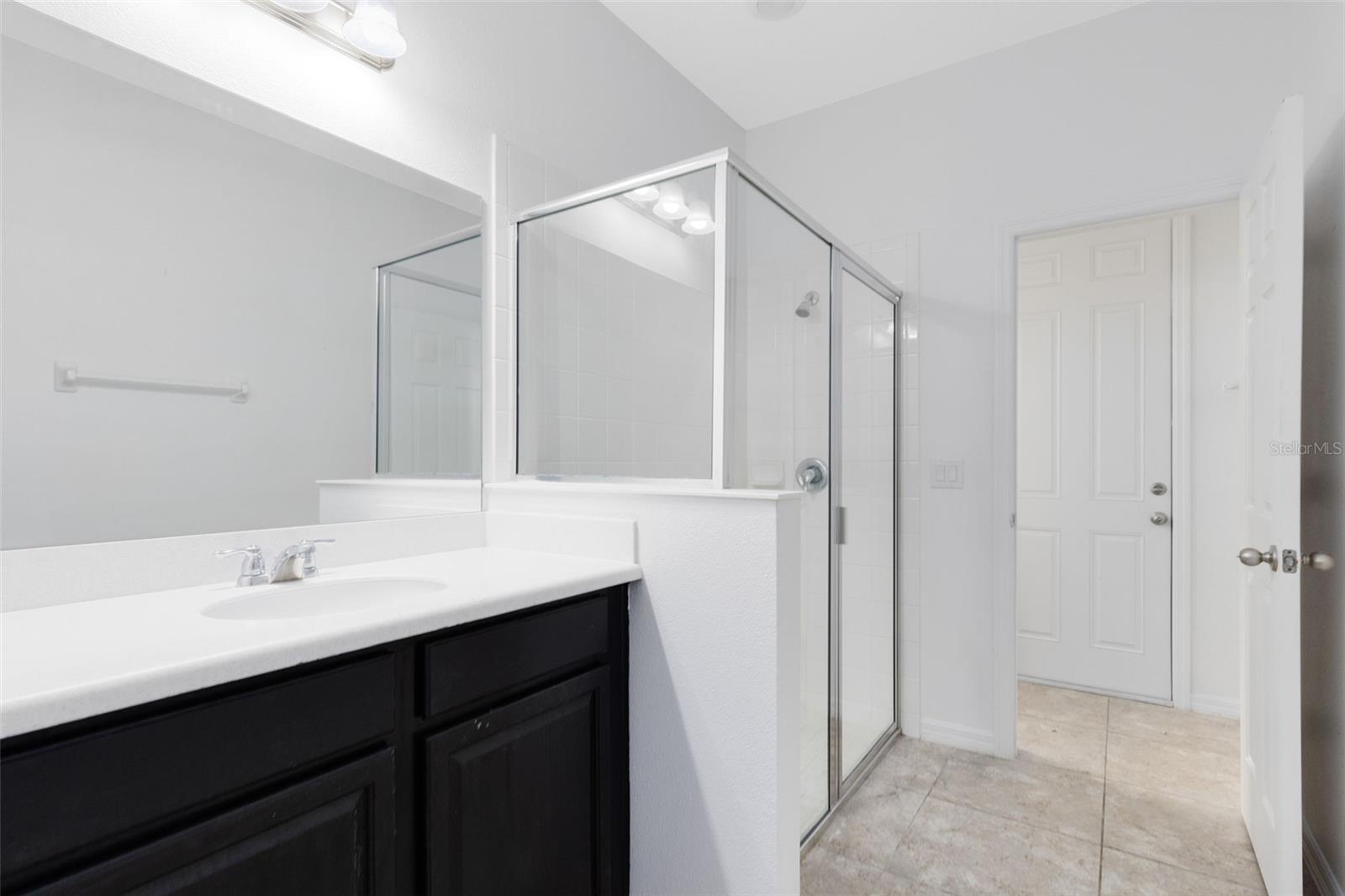 Image 23 of 36 For 1319 Yorkshire Court