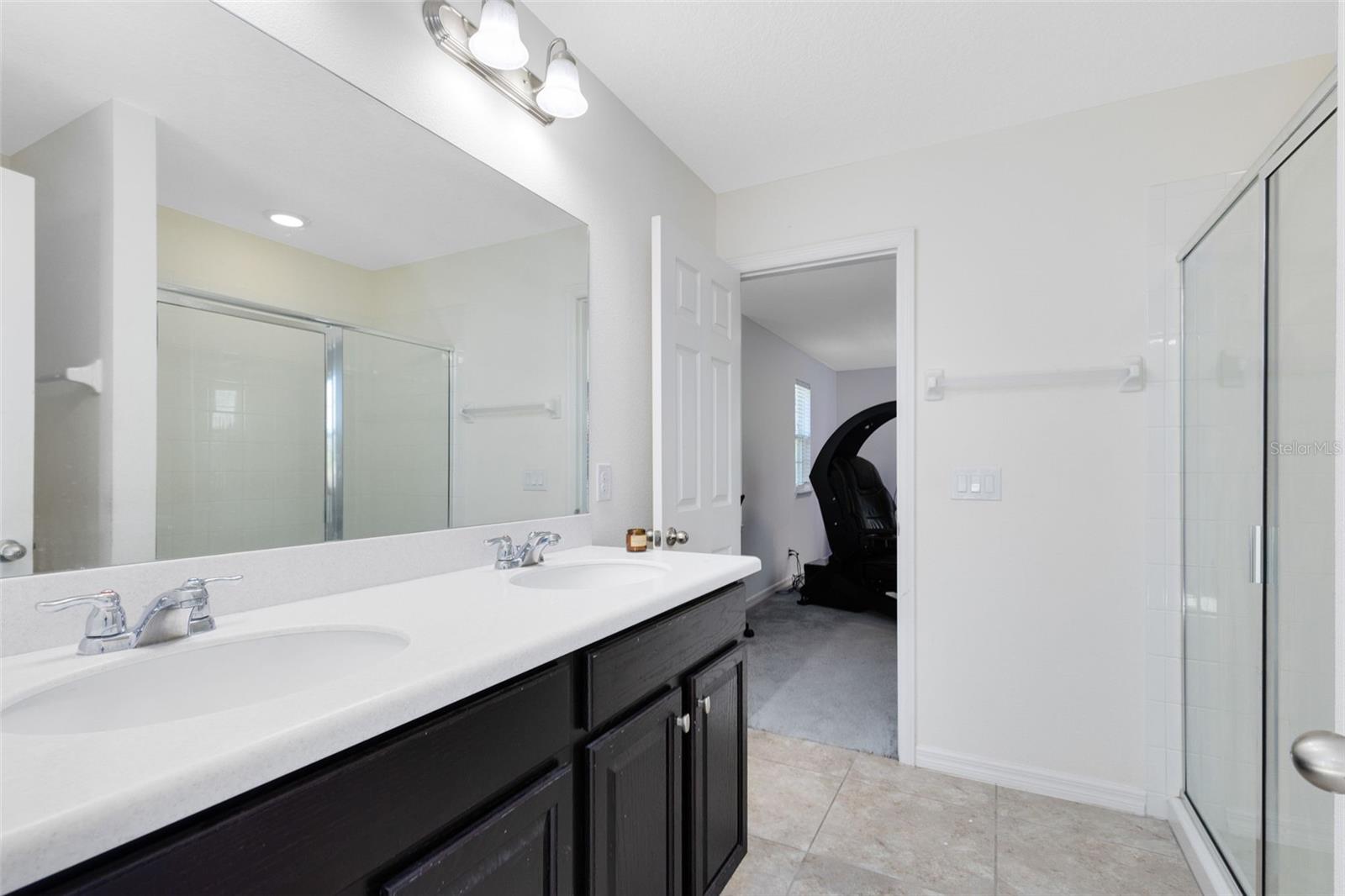 Image 27 of 36 For 1319 Yorkshire Court