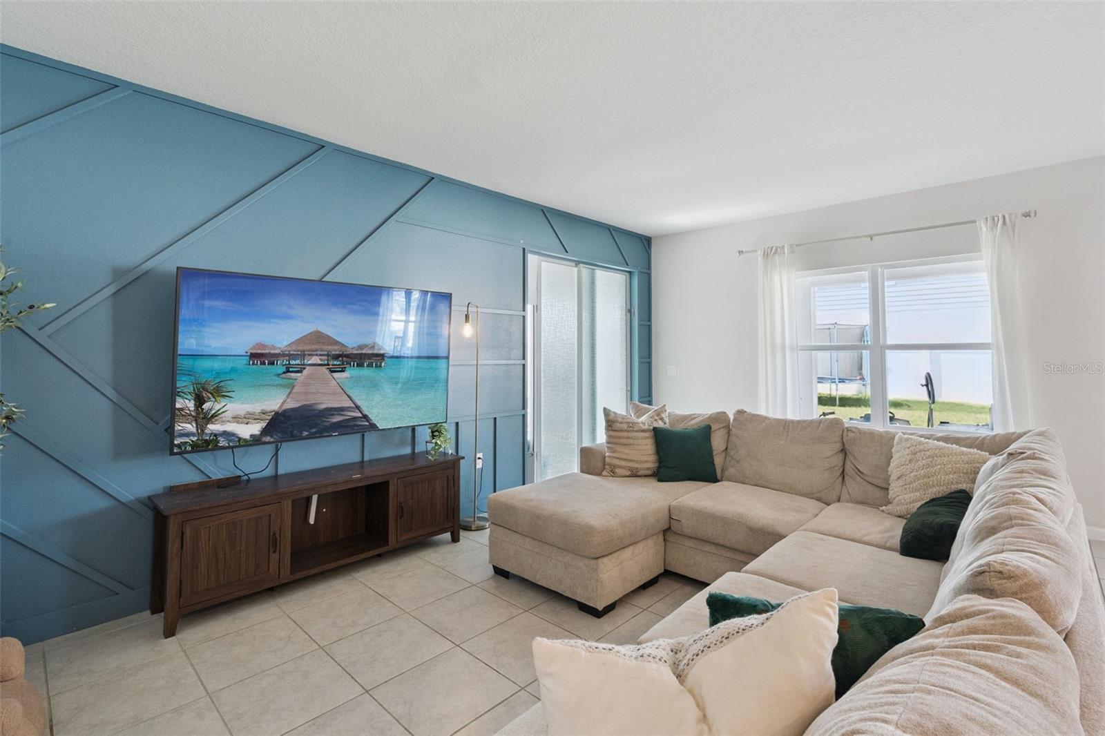 Image 11 of 29 For 100 Lavenna Avenue