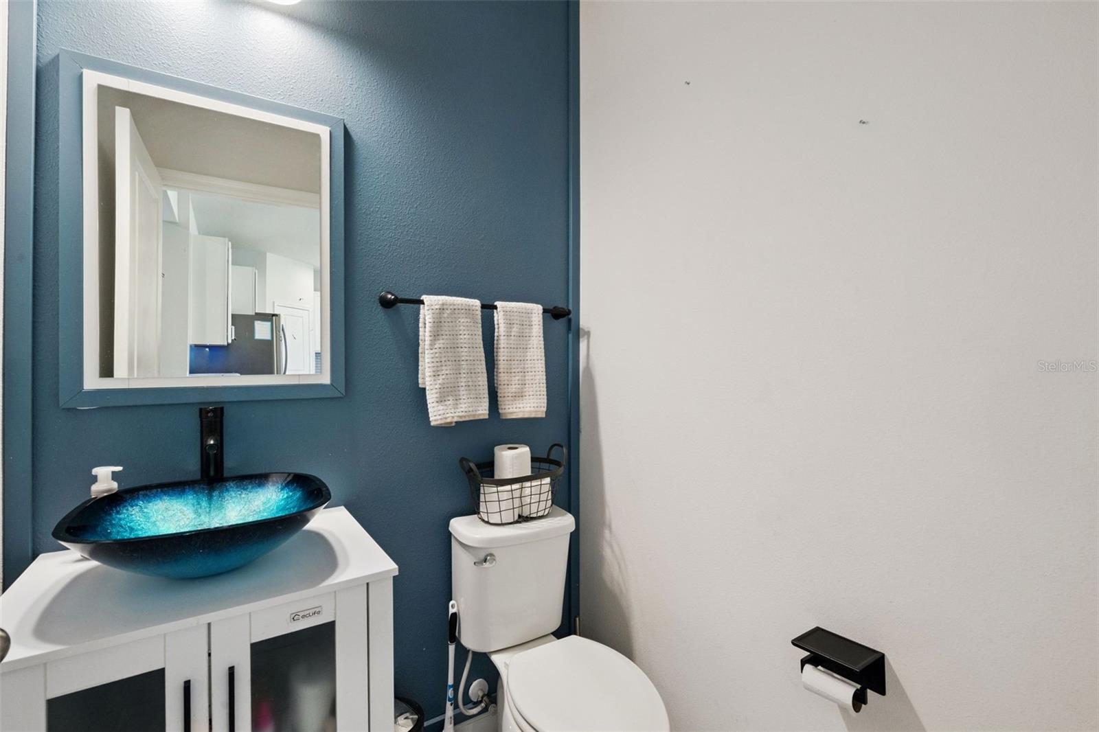 Image 20 of 29 For 100 Lavenna Avenue