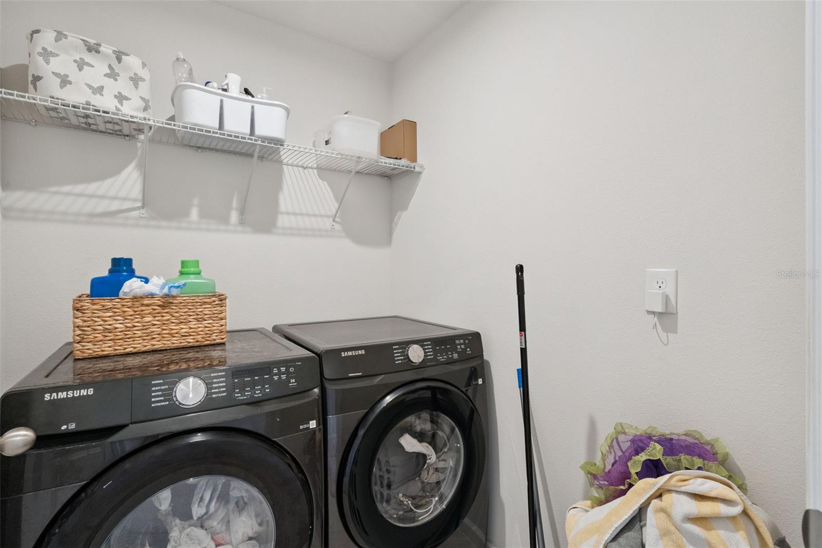 Image 21 of 29 For 100 Lavenna Avenue