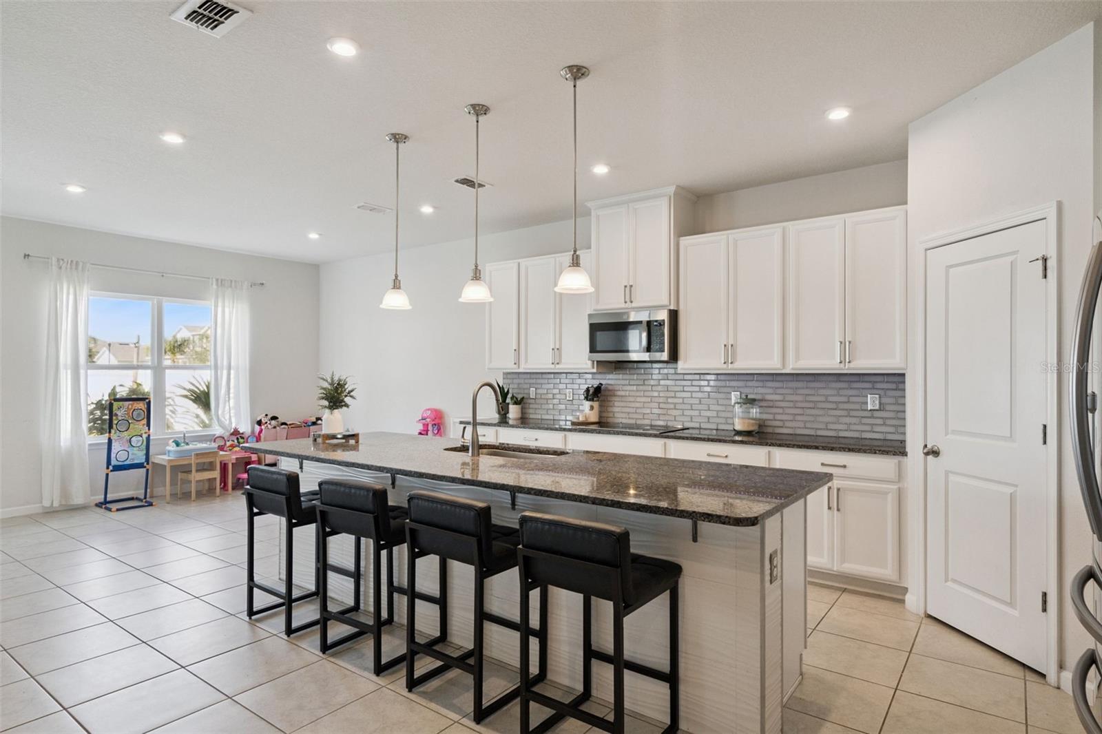 Image 9 of 29 For 100 Lavenna Avenue