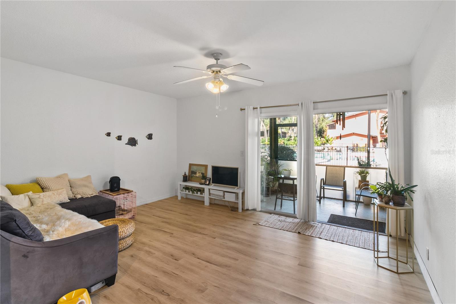 Image 11 of 23 For 758 Michigan Street 203