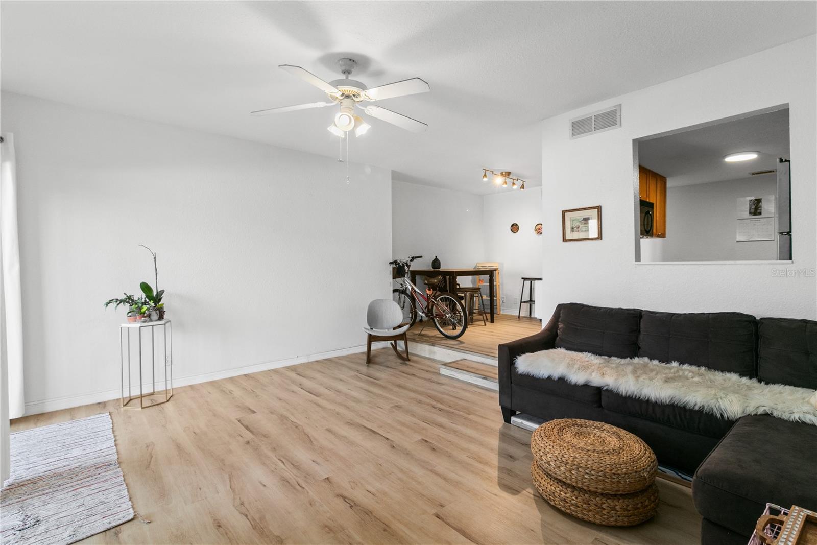 Image 12 of 23 For 758 Michigan Street 203