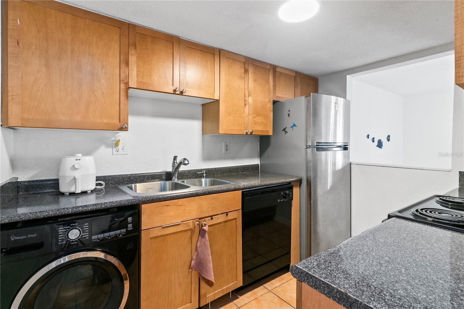 Image 14 of 23 For 758 Michigan Street 203